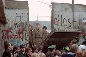 1985-1989-Den kalde krigen går mot slutten