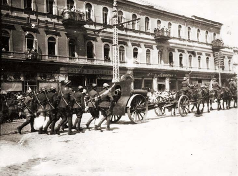 Poles move toward Kiev