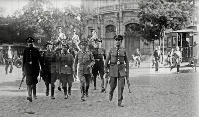 “Sanjurjada” (golpe de estado del General Sanjurjo): sublevación militar en Sevilla