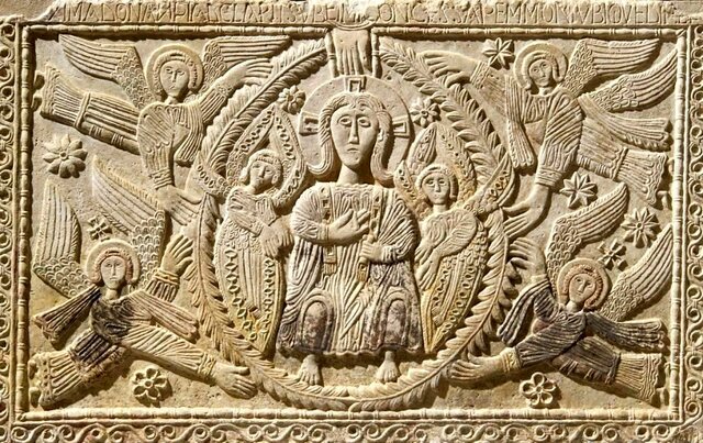 ALTAR DE PIEDRA LONGOBARDO RATCHIS