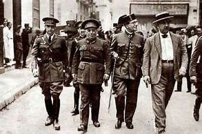 “Sanjurjada” (golpe de estado del General Sanjurjo): sublevación militar en Sevilla.