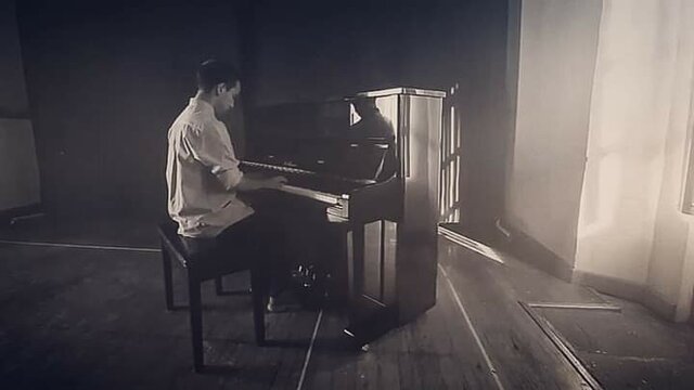 Concluí con estudios de música