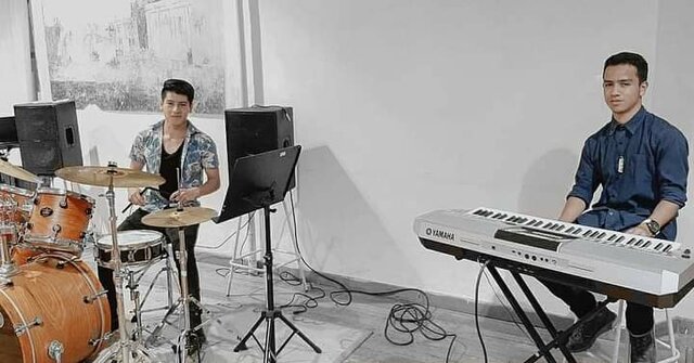 Junto con mi hermano logramos tocar en la casa de la cultura