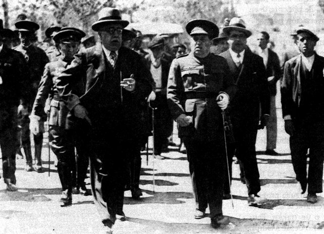 “Sanjurjada” (golpe de estado del General Sanjurjo): sublevación militar en Sevilla.