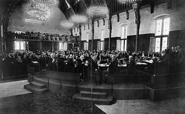 Towards a codification of civilians' protection in warfare