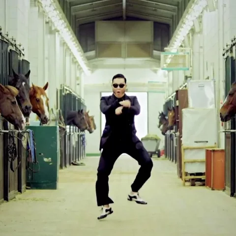 Más usuarios, más dinero, más videos virales.