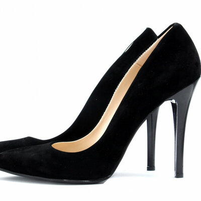 Timeline:  HIGH HEELS