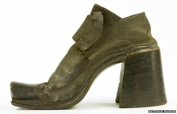 High-heeled shoes