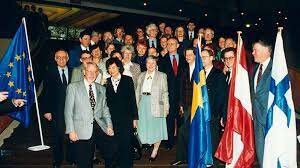 La UE tiene tres nuevos miembros: Austria, Finlandia y Suecia  1995