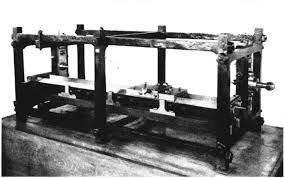 Primera máquina de torneado con marco de metal