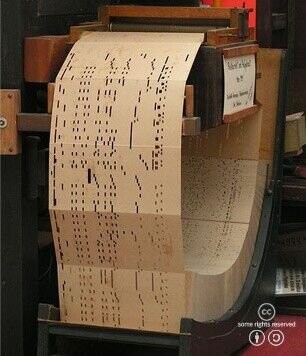 Telar de por tarjetas perforadas