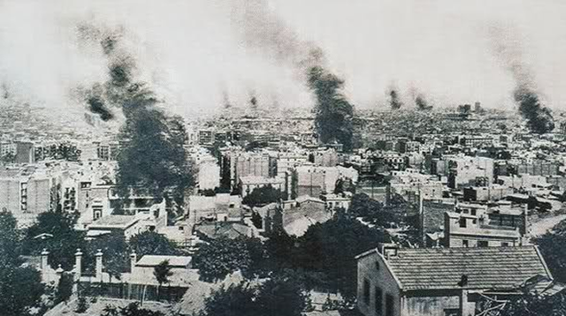 Ola de violencia anticlerical, con quema de conventos y otros edificios religiosos.