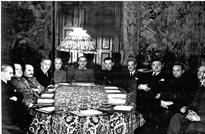 Organización en Salamanca la Junta de defensa Nacional. Franco nombrado generalísimo de los ejércitos y jefe de Estado.