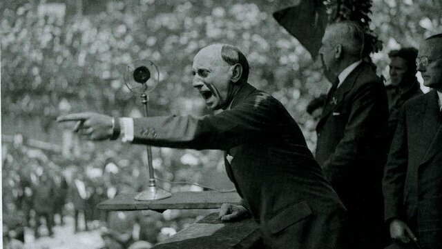 DIMISIÓN DE CASARES QUIROGA