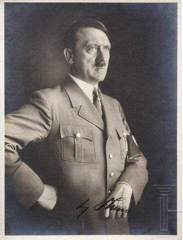 ADOLF HITLER SE UNE AL PARTIDO NACIONALSOCIALISTA DE LOS TRABAJADORES DE ALEMANIA (NSDAP)