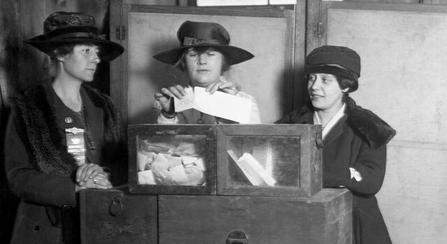 Primera Vegada Dones en Votar