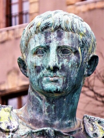 OCTAVIO AGUSTO ES NOMBRADO EMPERADOR