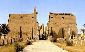 Inicio del dominio tebano