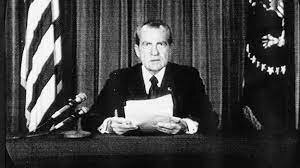 Sube Nixon al poder