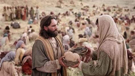 Jesus feeds 5000