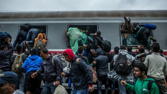 MAS DE UN MILLON DE PERSONAS SOLICITAN ASILO EN EUROPA