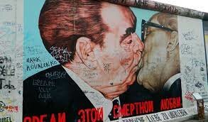 13 de agosto de 1961  Construcción del muro de Berlín