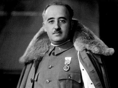 Franco nombrado generalísimo de los ejércitos y jefe de Estado.