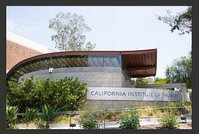 Enters to art school