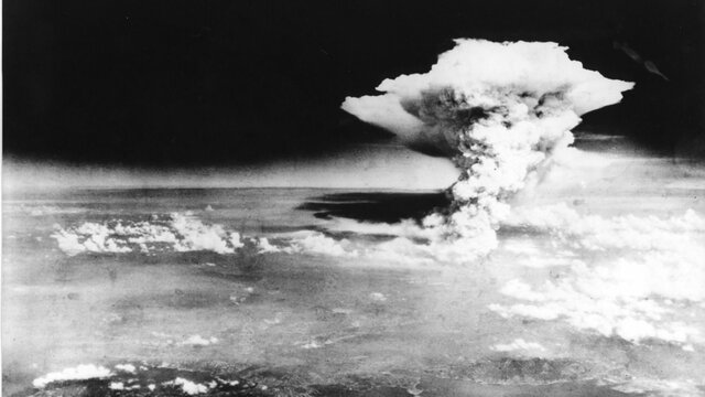 EXPLOSIÓ DE LES PRIMERES BOMBES ATÒMIQUES A HIROSOSHIMA I NAGASAKI