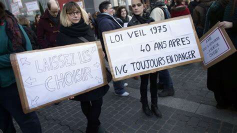 Promulgation de la loi autorisant l'interruption voontaire de grossesse "Loi Veil"