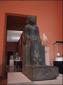 El faraón Sesostris II inicia una reforma administrativa que mejora la riqueza de  Egipto