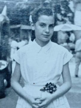 L'àvia comença l'escola.