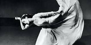 Martha Graham travels around Britain