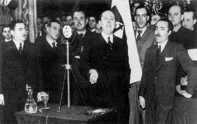 Se crea la Confederación Española de Derechas Autónomas.