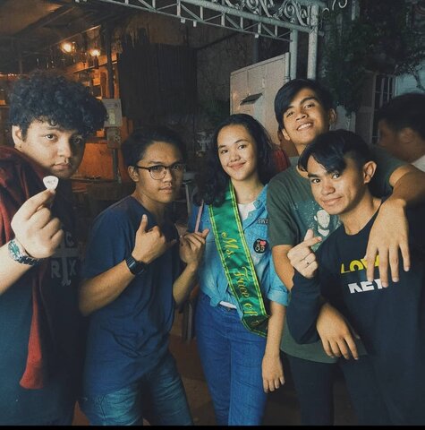 Vam cantar en un festa de music es diu "OctoberFest"