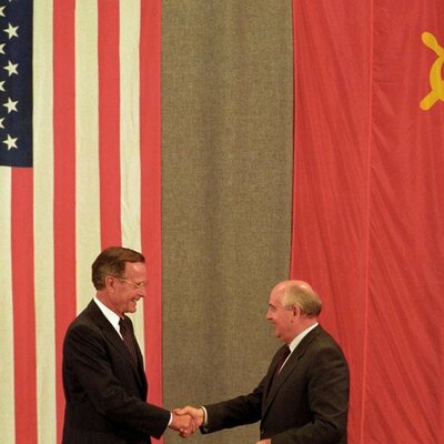 Timeline: La Guerra Fría