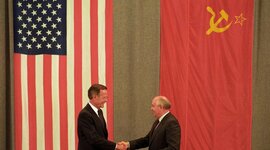 Timeline: La Guerra Fría