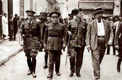 “Sanjurjada” (golpe de estado del General Sanjurjo): sublevación militar en Sevilla.