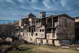 TANCAMENT DE LES ADOBERIES DE VIC