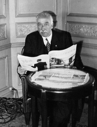 Alcalá Zamora es destituido como Presidente de la República. Manuel Azaña, nuevo Presidente de la República.