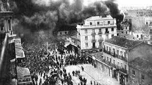 Ola de violencia anticlerical, con quema de conventos y otros edificios religiosos.