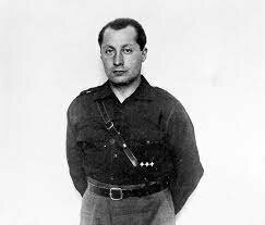 La Falange es declarada ilegal y su líder, José Antonio Primo de Rivera, encarcelado.