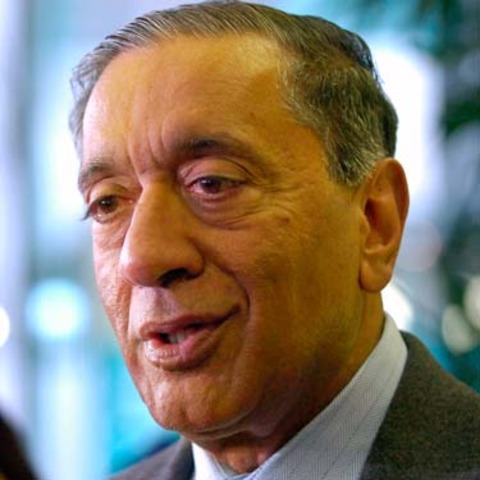 Leonard Doust reports to Oppal