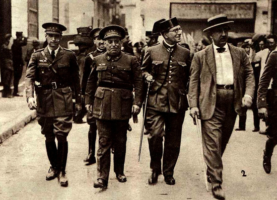 “Sanjurjada” (golpe de estado del General Sanjurjo): sublevación militar en Sevilla.