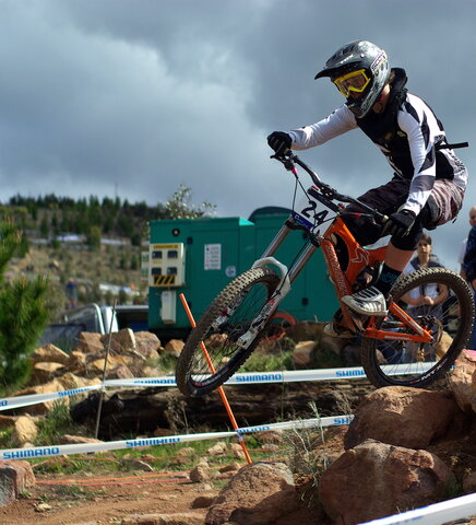 réalisation du vtt (vélo tout terrain)