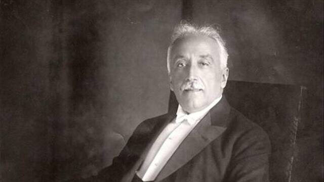 Alcalá Zamora es destituido como Presidente de la República. Manuel Azaña, nuevo Presidente de la República.