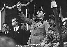 Mussolini se hace con el poder.
