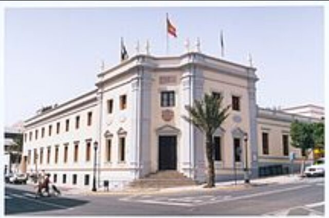 Los cabildos insulares asumen las competencias de gobierno