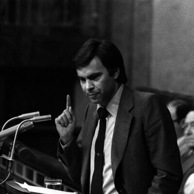 Timeline: Los Gobiernos Democráticos entre 1982 y 1996 en España