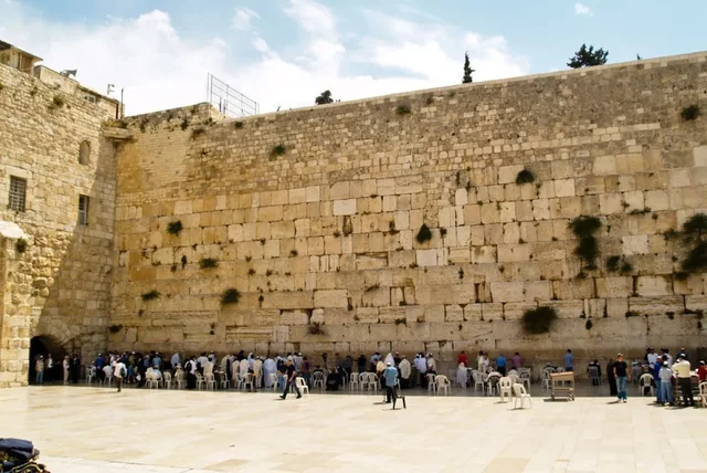 La marcia sul muro del pianto